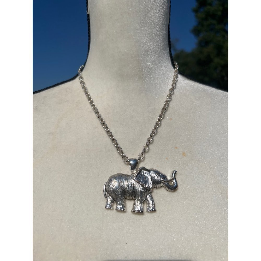 Silver-tone Elephant Necklace --18"